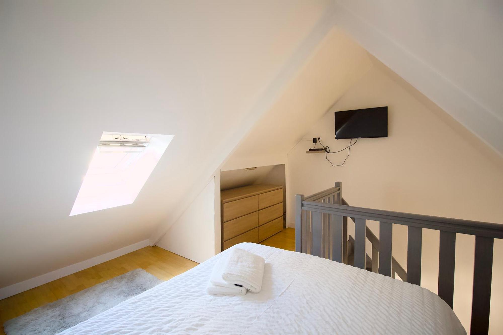 Triplex Lumineux A Cherbourg, Hyper Centre, 2 Pas Du Port & Vie Nocturne, Intendance Luxury Host Ngoại thất bức ảnh